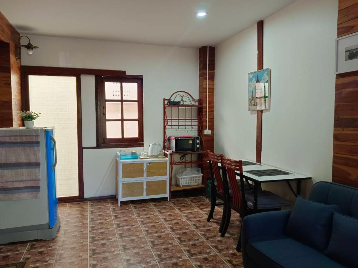 Britannia Court Pensión Chiang Mai